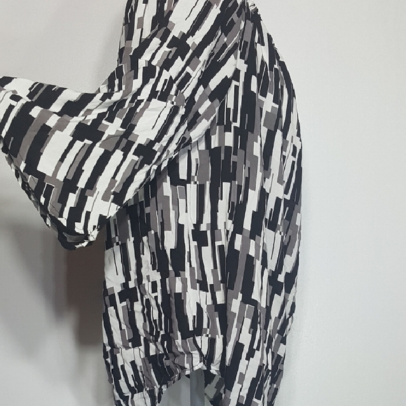 Cato Bell Sleeves Top Sz 22/24W - Picture 3 of 11